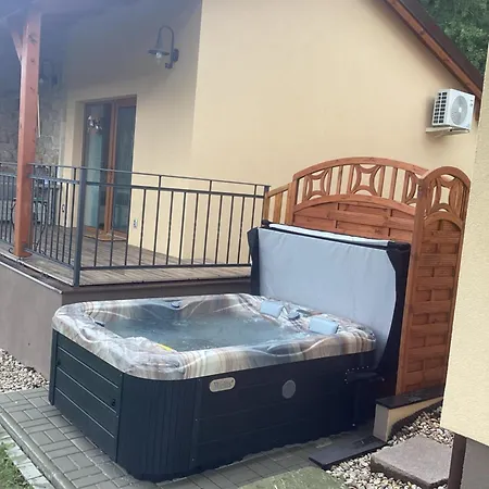 펜션 Orechovka Wellness 투르노브