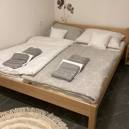 펜션 Orechovka Wellness 투르노브